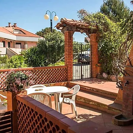 La Casina * 阿祖罗港
